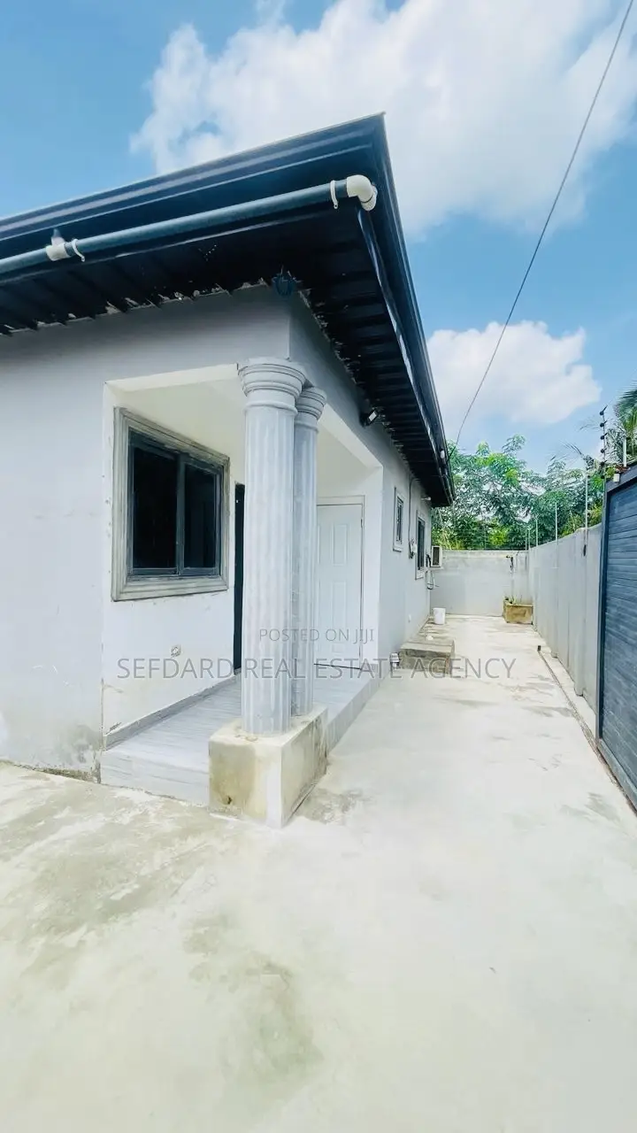 3bdrm House in Sefdard Properties, Amasaman for sale in Amasaman