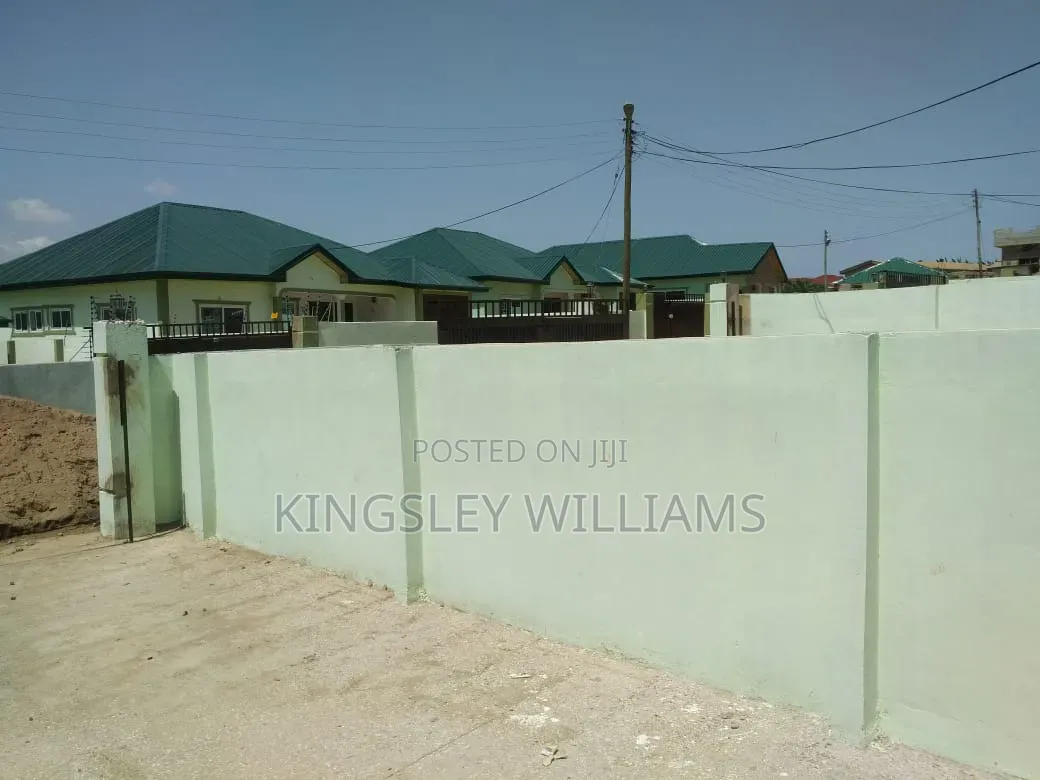4bdrm House in Pokuase for sale in Pokuase