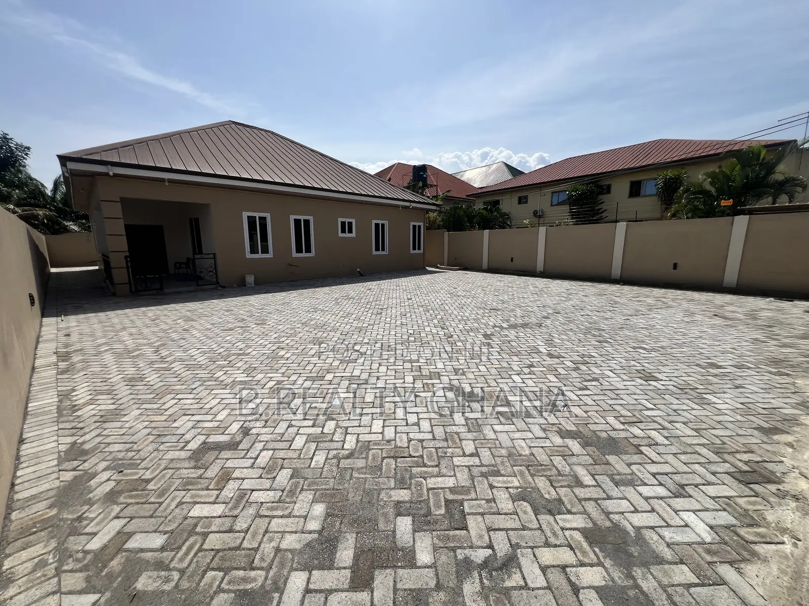 3bdrm House in Green Hotel Stretch, Spintex for rent in Spintex