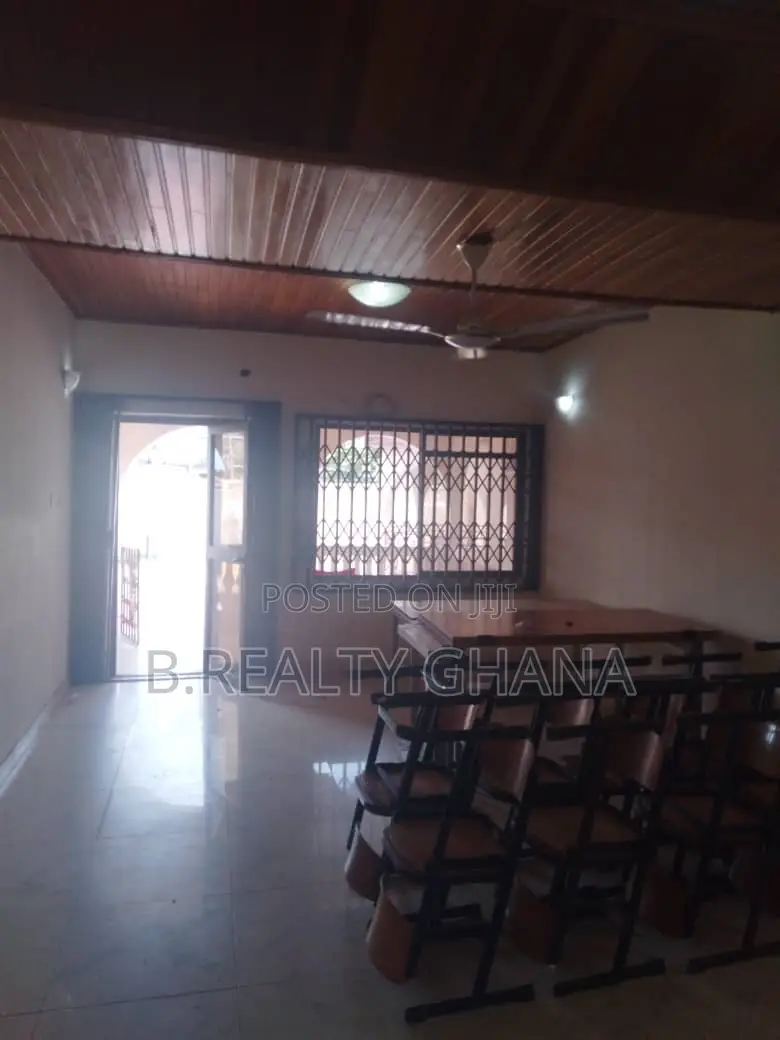 5bdrm House in Grada Estate, Spintex for rent in Spintex