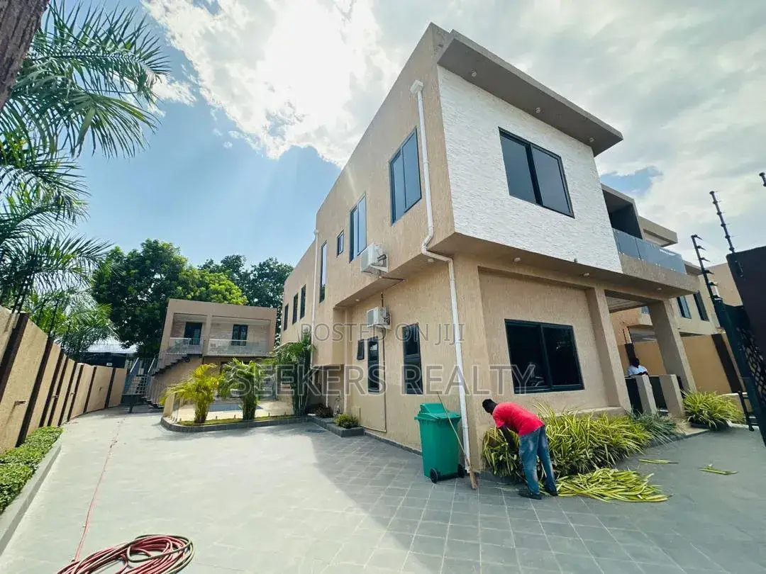 5bdrm House in Seekers Realty, Accra Metropolitan for sale in Accra Metropolitan
