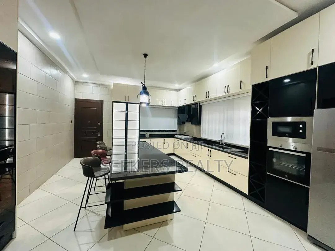 5bdrm House in Seekers Realty, Accra Metropolitan for sale in Accra Metropolitan