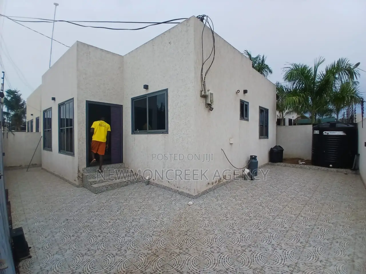 Furnished 2bdrm Bungalow in Lakeside Estates, Accra Metropolitan in Accra Metropolitan