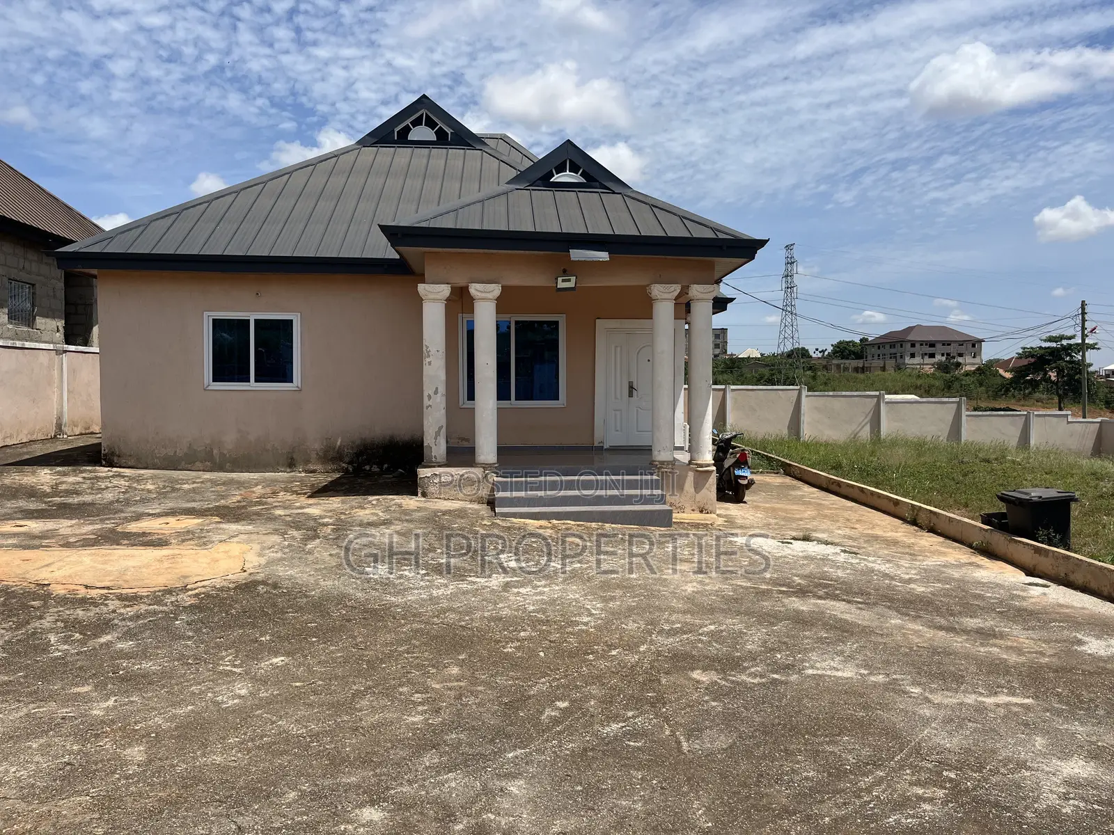 3bdrm House in Sokoban Kwanwoma., Kumasi Metropolitan for sale in Kumasi Metropolitan