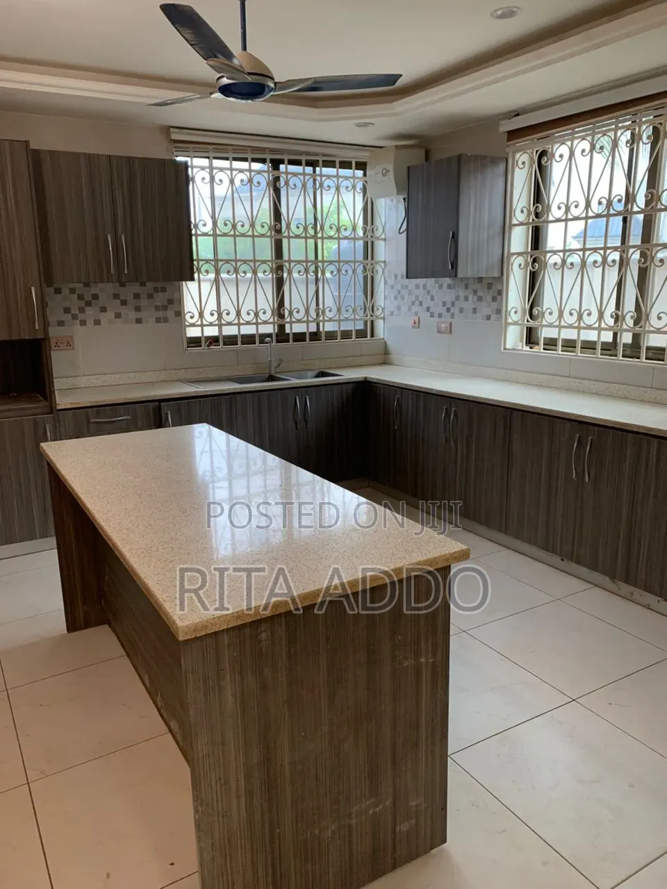 3bdrm House in Lakeside for rent in Lake Side Estate