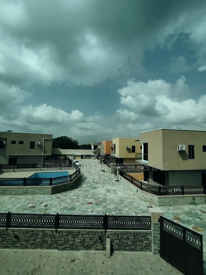 4bdrm House in A&C, East Legon for rent in East Legon
