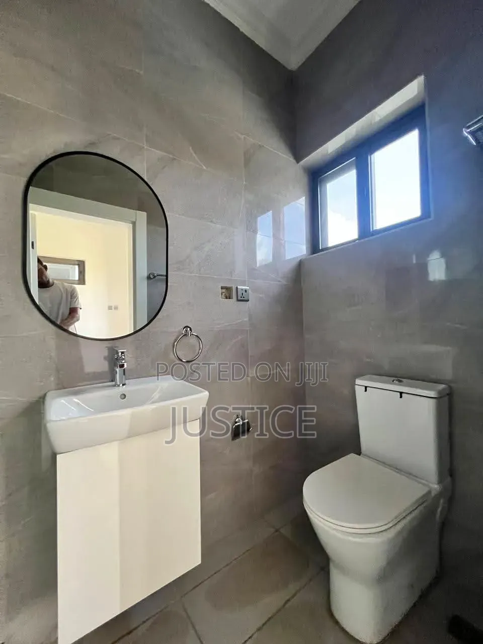 4bdrm House in East Airport for sale in Airport Residential Area