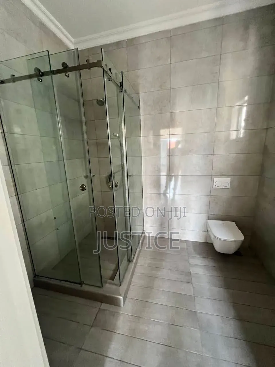 4bdrm House in East Airport for sale in Airport Residential Area