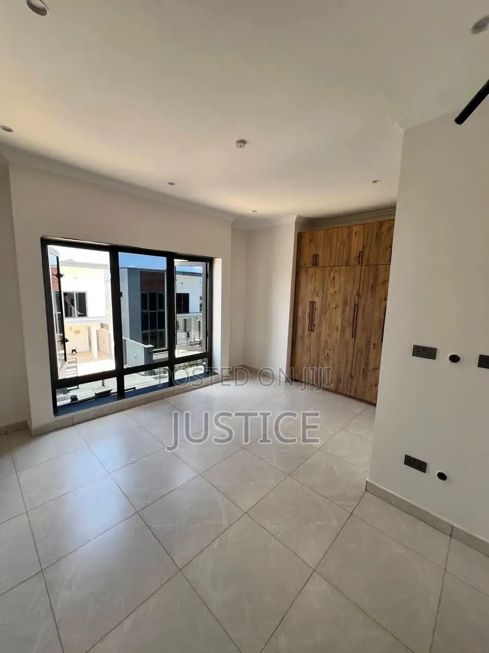 4bdrm House in East Airport for sale in Airport Residential Area
