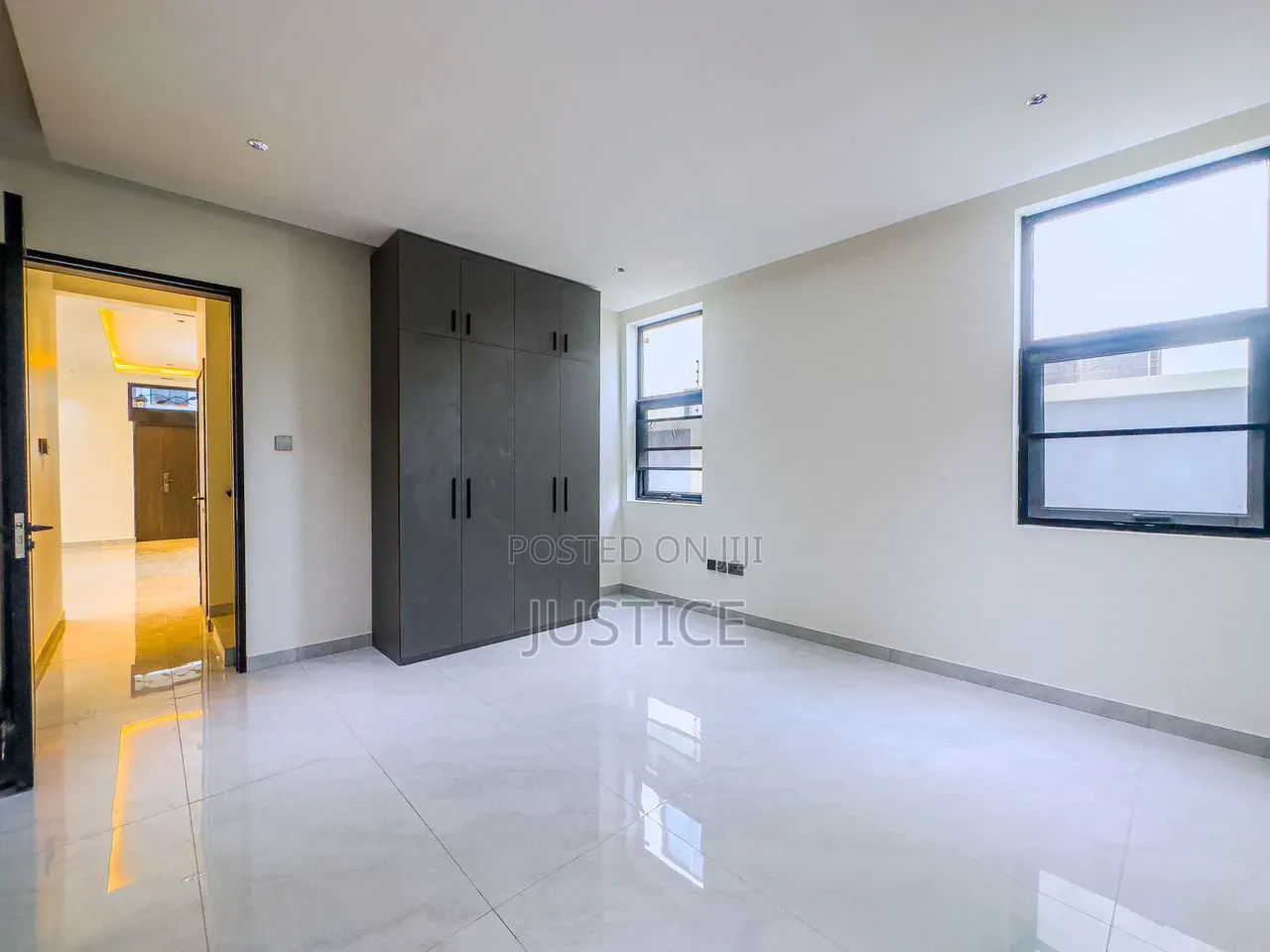 4bdrm House in East Airport for sale in Airport Residential Area