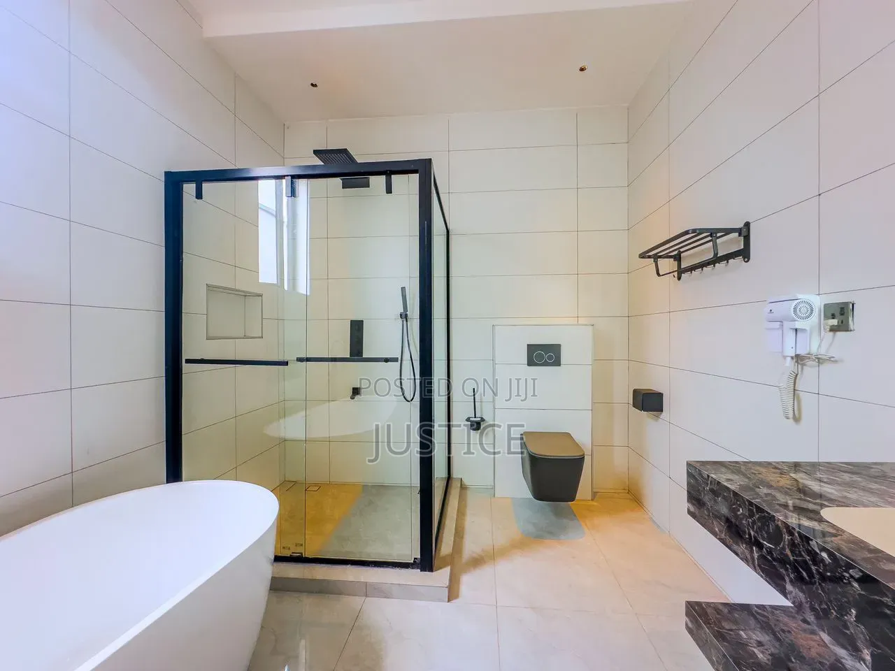4bdrm House in East Airport for sale in Airport Residential Area