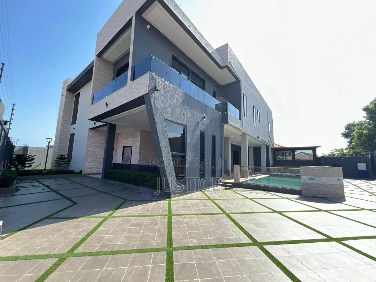 5bdrm House in East Airport for sale in Airport Residential Area
