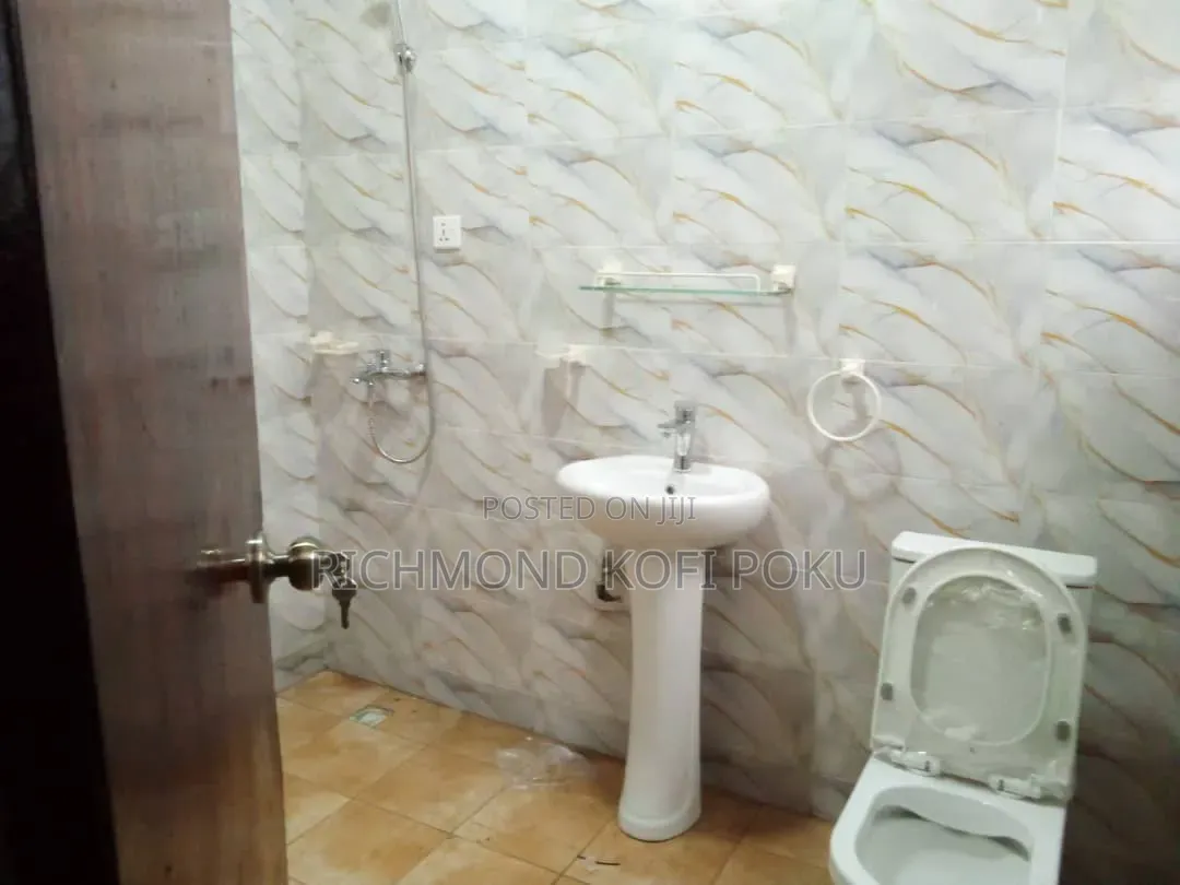 3bdrm House in Kofis Realty, Spintex for rent in Spintex