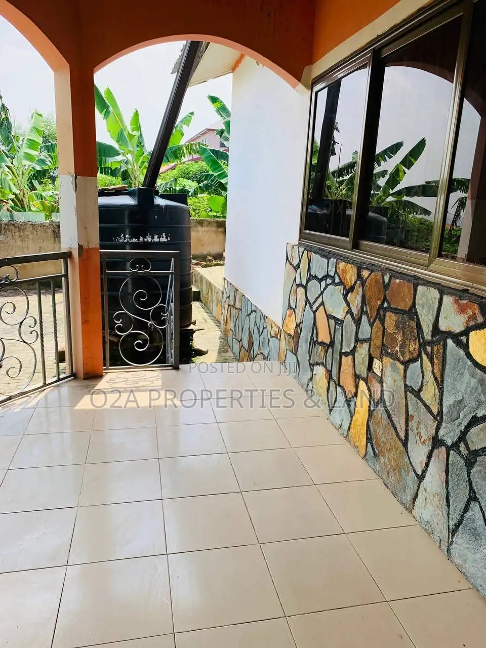 5bdrm House in Abokobi, Atraco for sale in Atraco