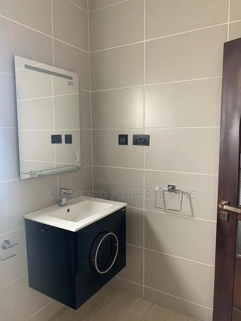 2bdrm Apartment in Roundabout, Tseaddo for rent in Tseaddo