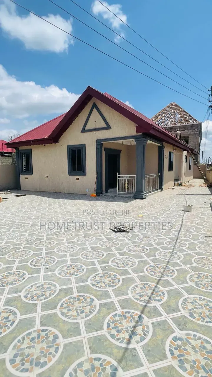 3bdrm House in Ablekuma Peace, Manhean for sale in Manhean