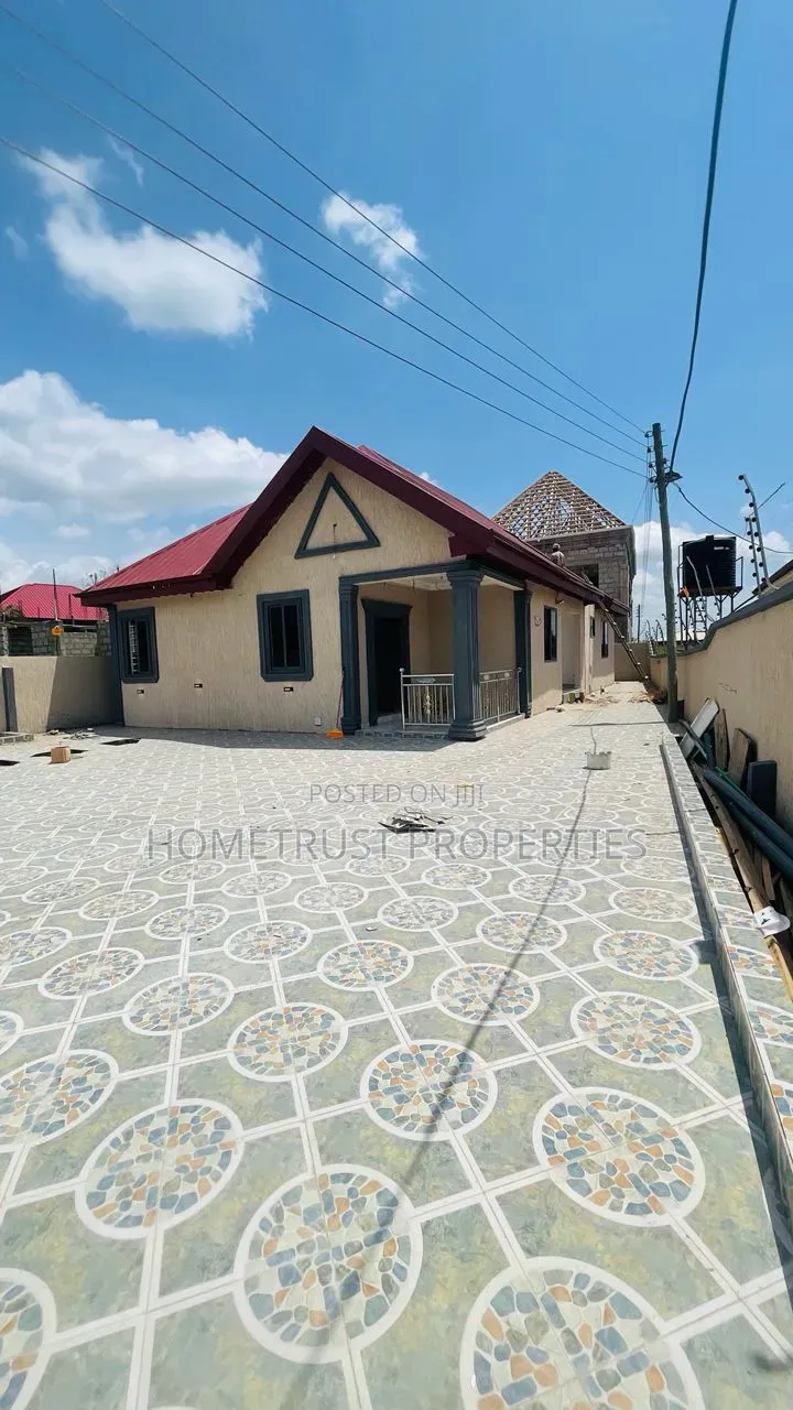 3bdrm House in Ablekuma Peace, Manhean for sale in Manhean