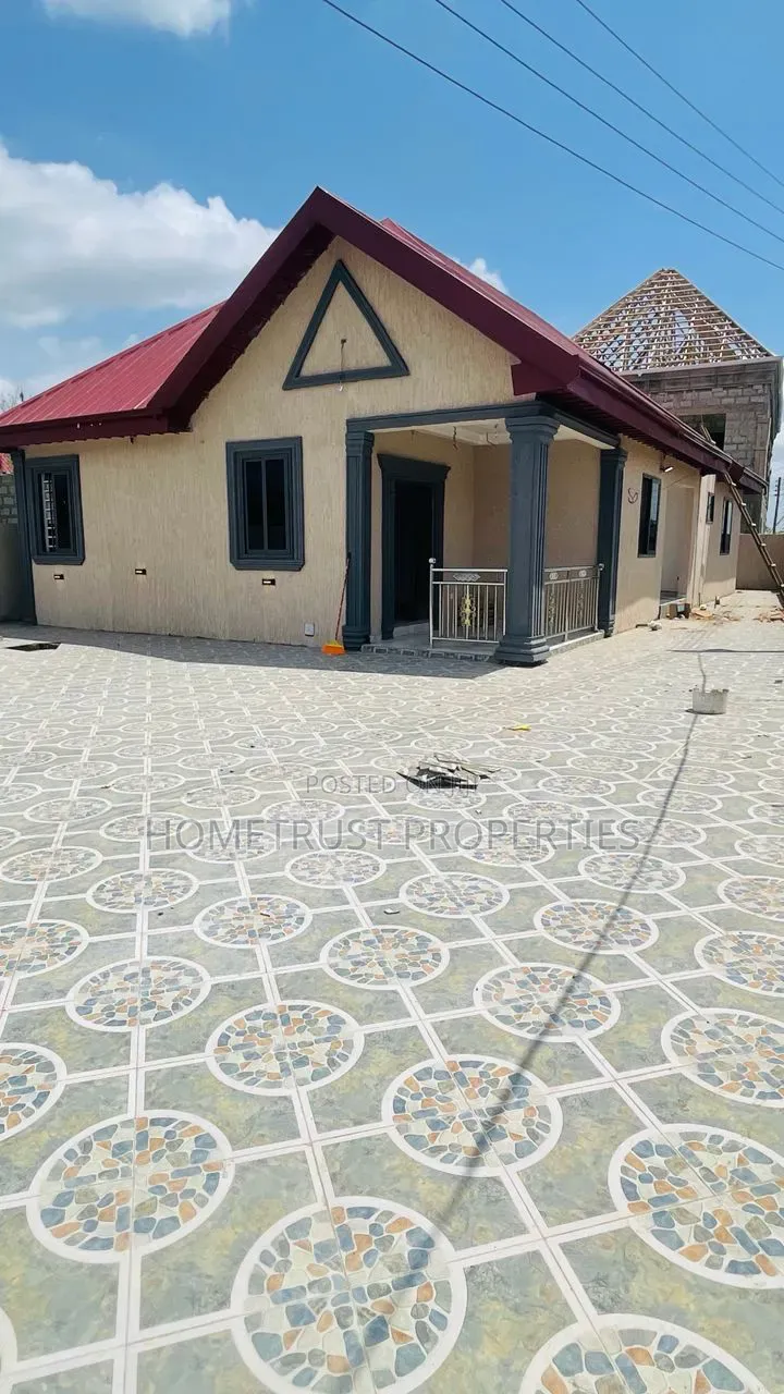 3bdrm House in Ablekuma Peace, Manhean for sale in Manhean