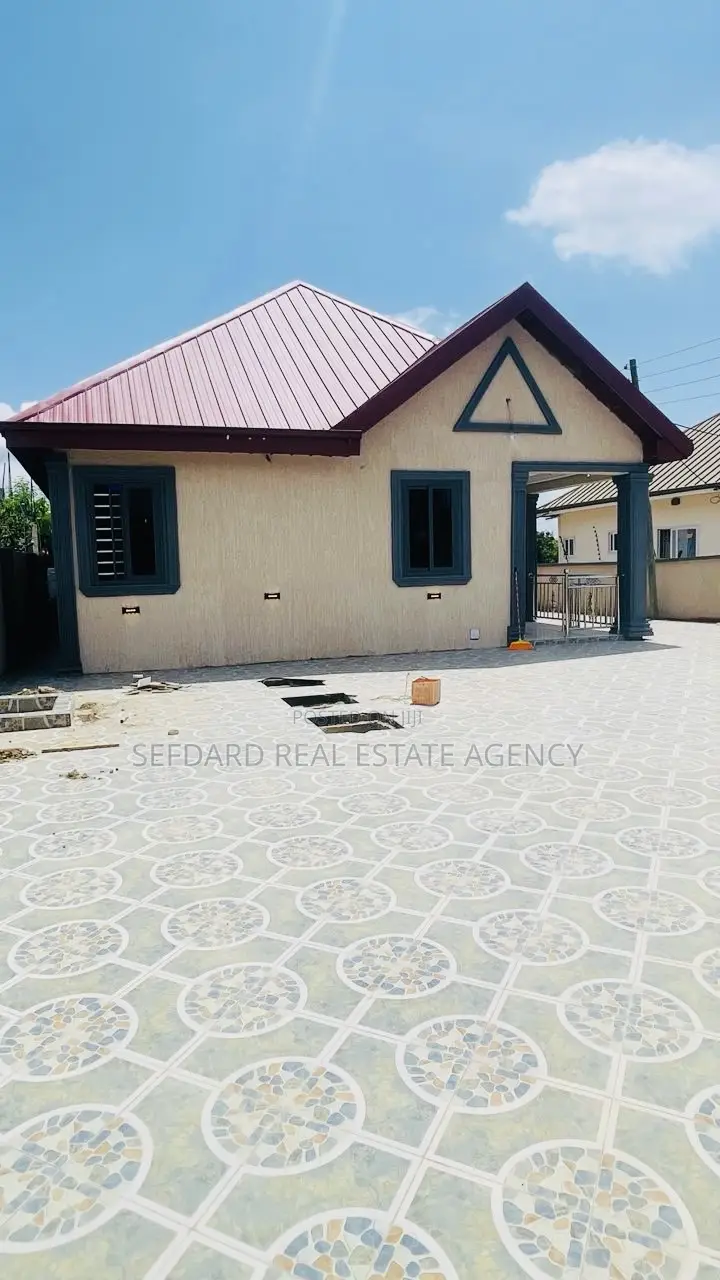 3bdrm House in Sefdard Properties, Ablekuma for sale in Ablekuma