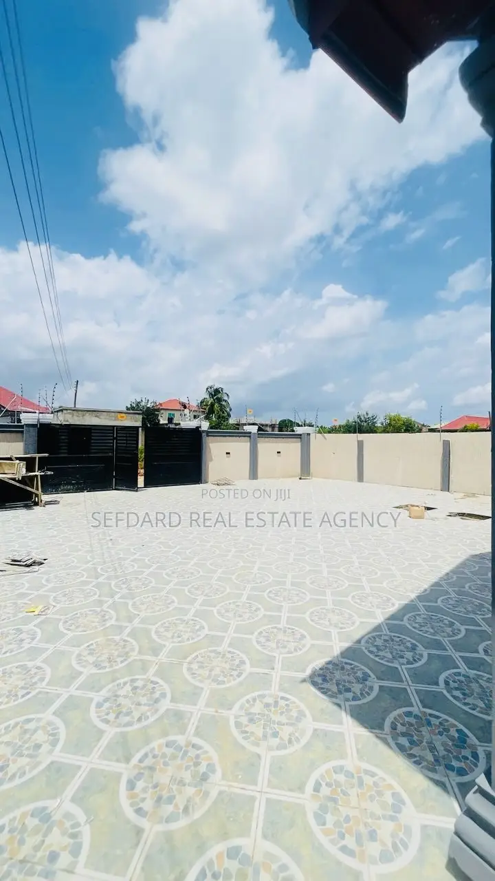3bdrm House in Sefdard Properties, Ablekuma for sale in Ablekuma