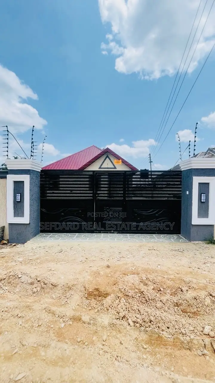 3bdrm House in Sefdard Properties, Ablekuma for sale in Ablekuma