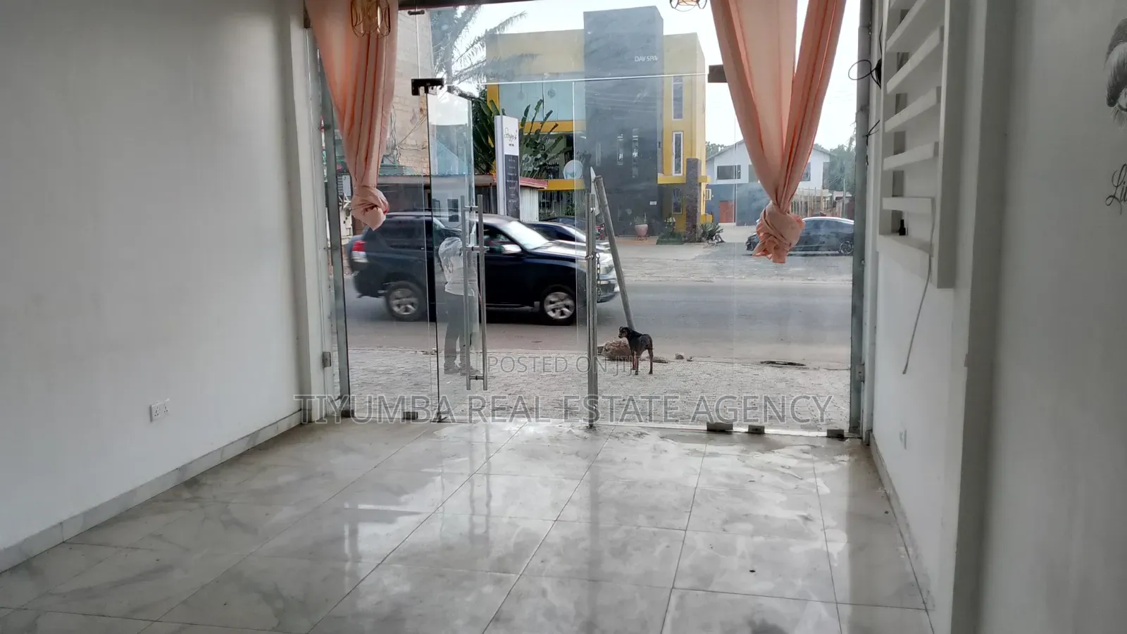 Shop Space for Rent at East Legon. in Bawaleshie