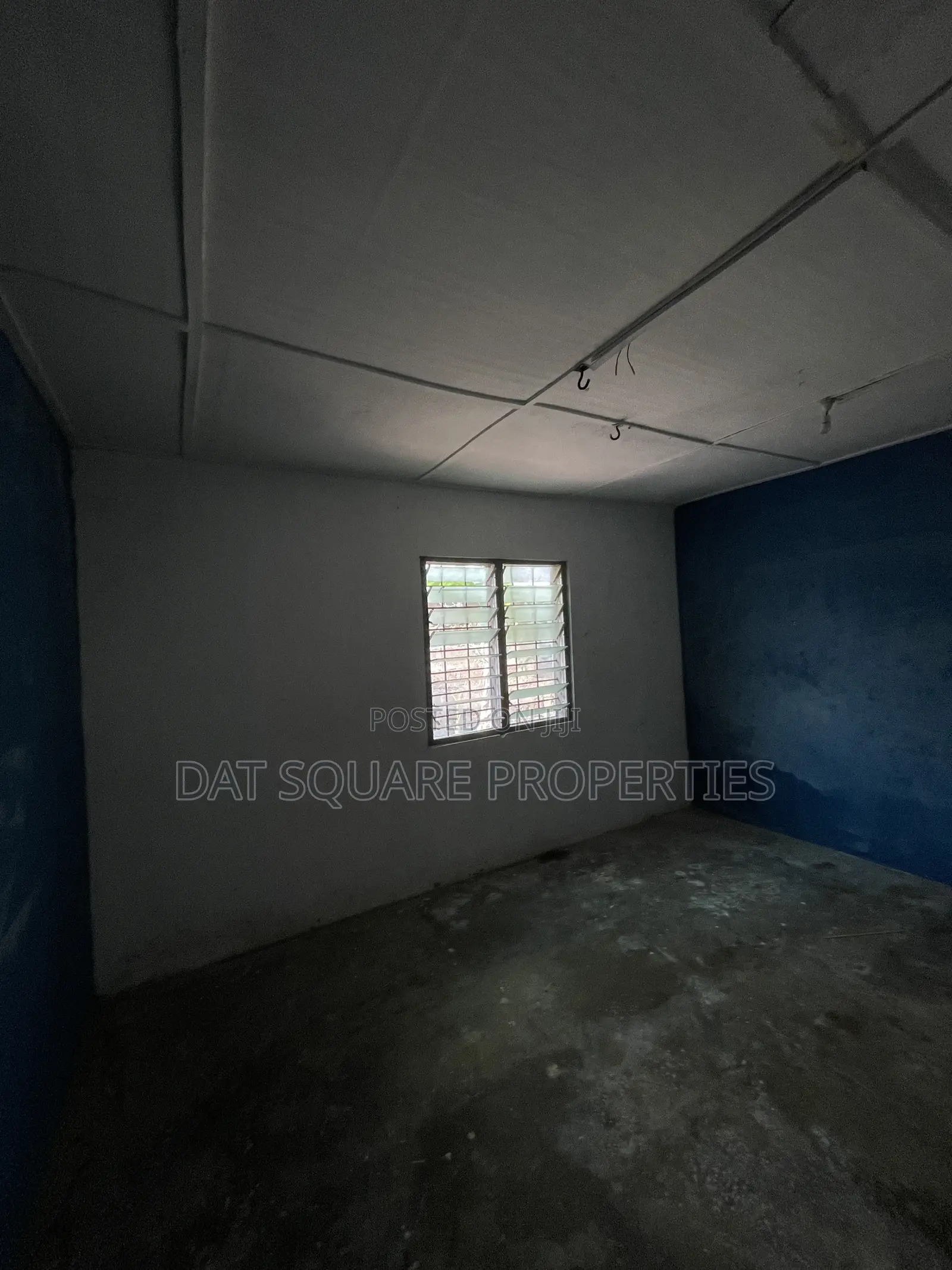 1bdrm Room & Parlour in Awoshie Last Stop for rent in Awoshie