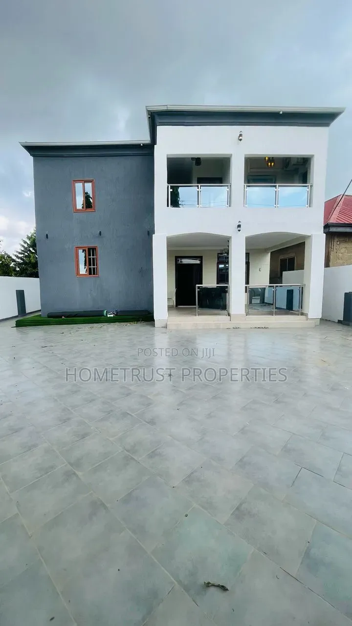 Furnished 6bdrm Duplex in Ablekuma Ga Odumase, Pentecost for sale in Pentecost