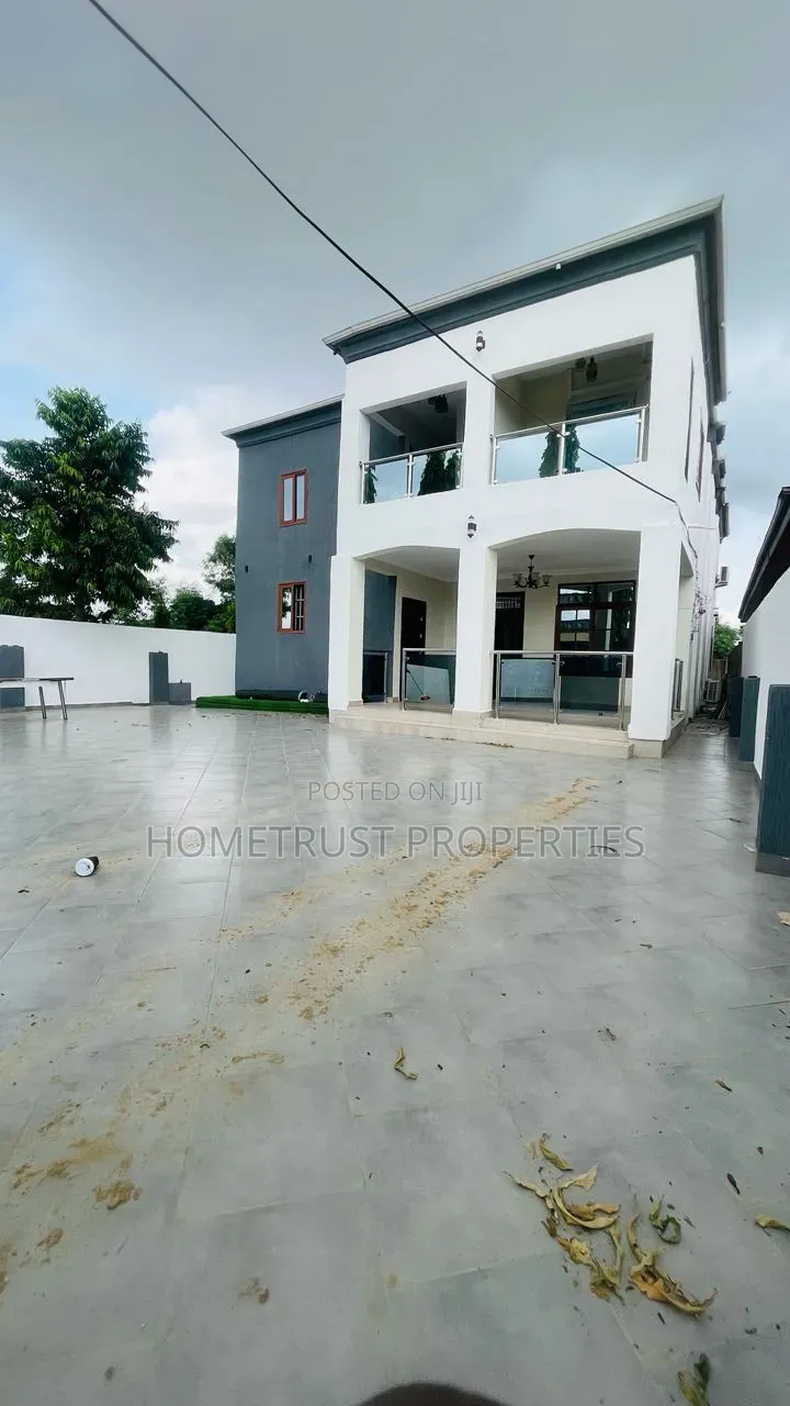 Furnished 6bdrm Duplex in Ablekuma Ga Odumase, Pentecost for sale in Pentecost