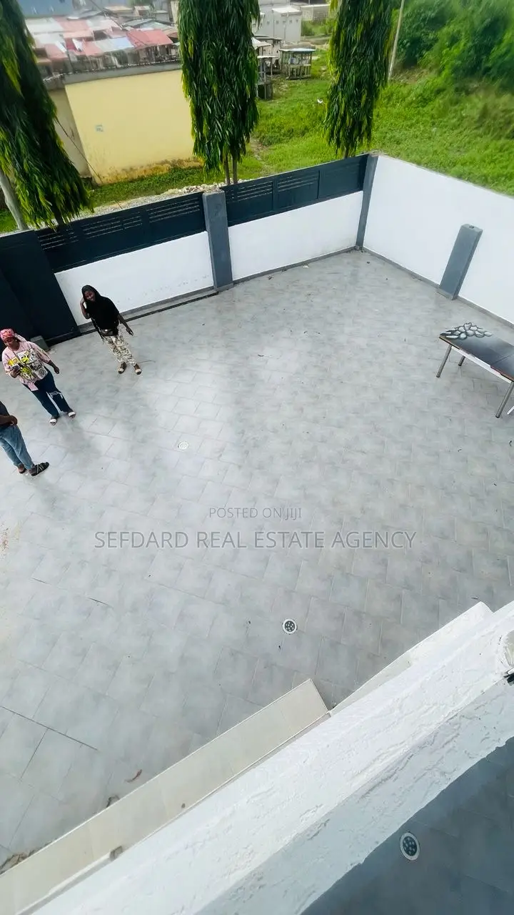 Furnished 6bdrm Duplex in Sefdard Properties, Ablekuma for sale in Ablekuma