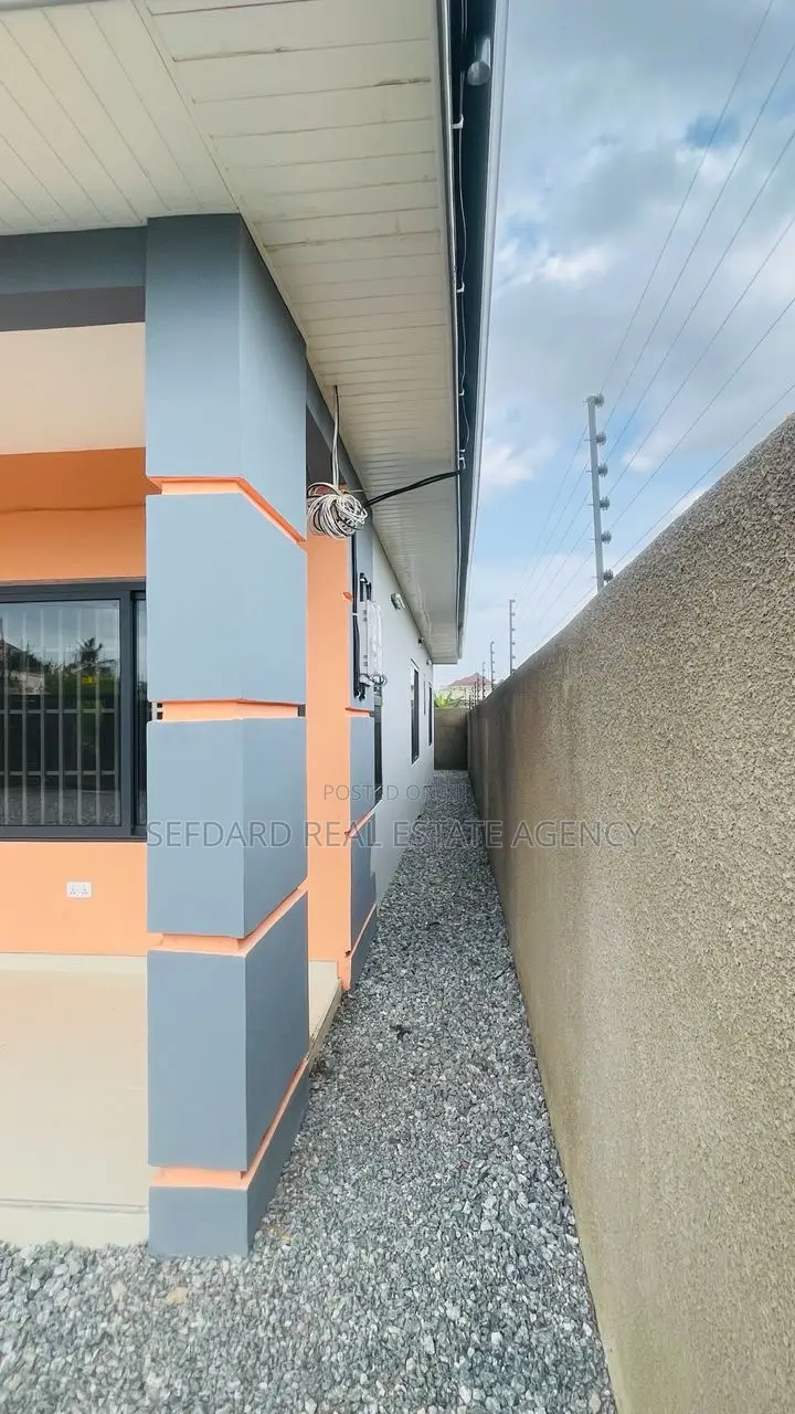 3bdrm House in Sefdard Properties, Pokuase for sale in Pokuase