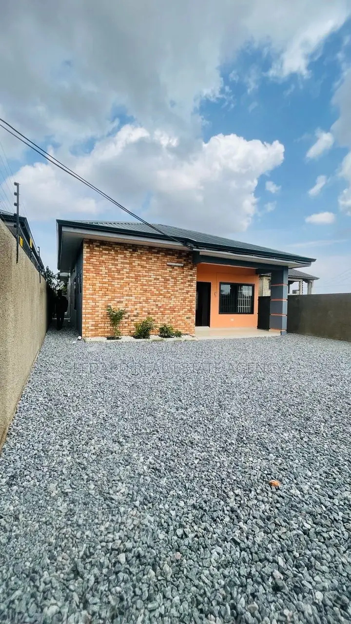 3bdrm House in Sefdard Properties, Pokuase for sale in Pokuase