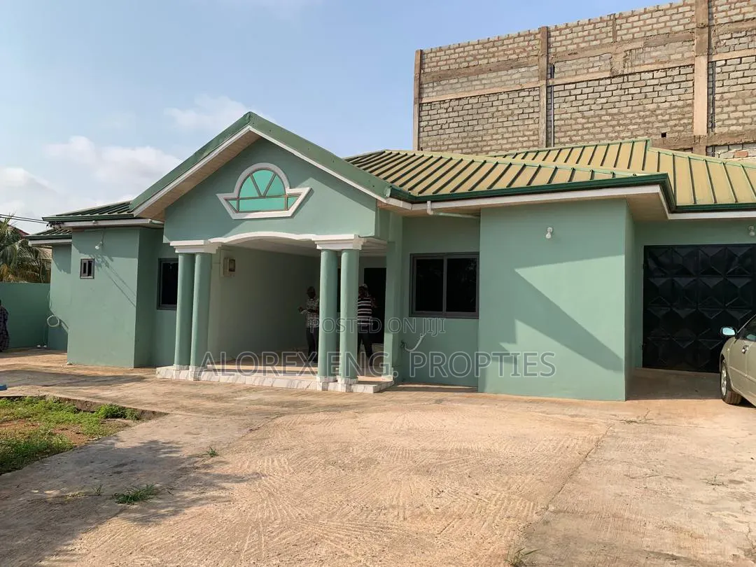 4bdrm House in Oyarifa, Ghana Flag for rent in Ghana Flag