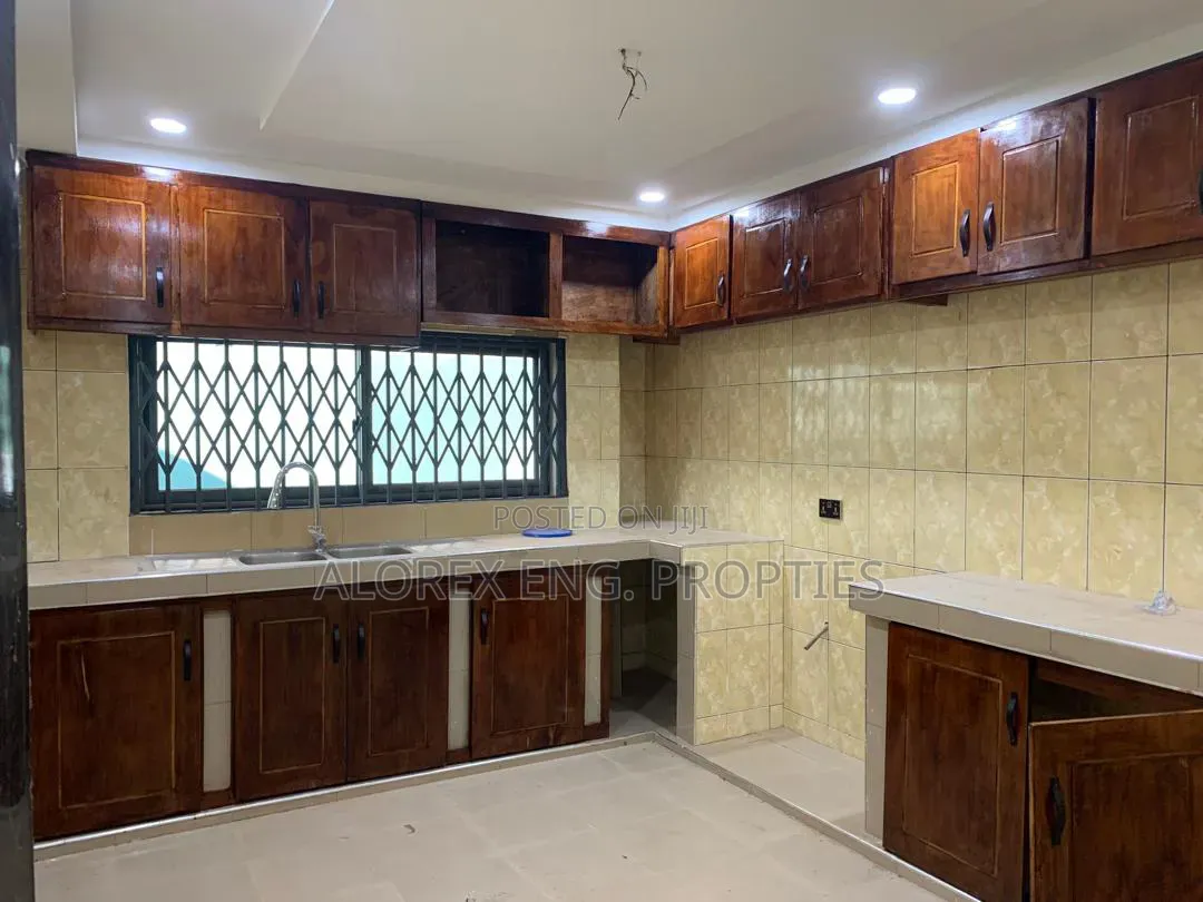 4bdrm House in Oyarifa, Ghana Flag for rent in Ghana Flag