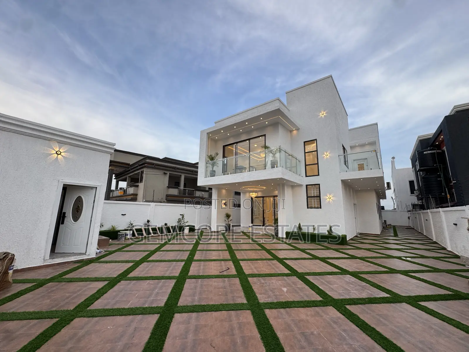 4bdrm House in Nanakrom, Ashaley Botwe for sale in Ashaley Botwe