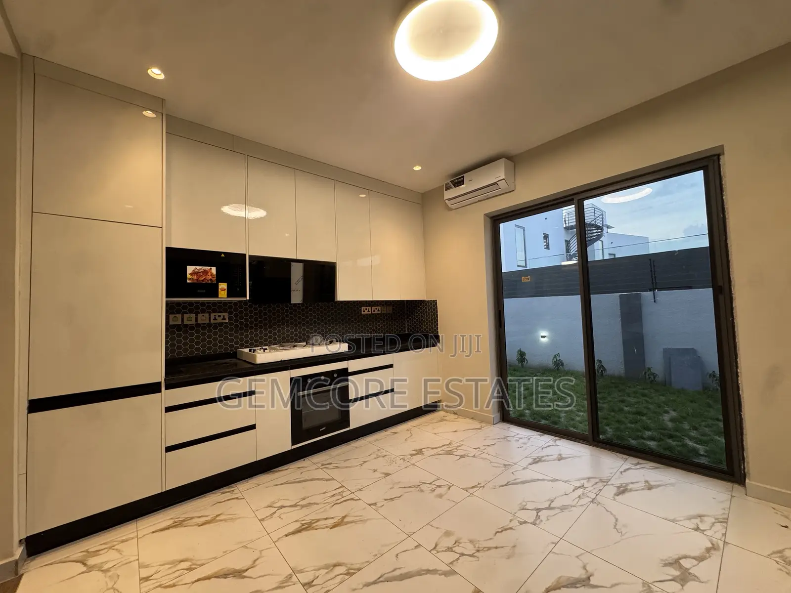 4bdrm House in Nanakrom, Ashaley Botwe for sale in Ashaley Botwe