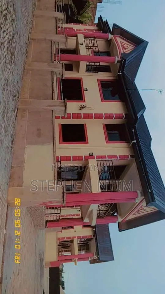 20bdrm Apartment in Atwima Kwanwoma for sale in Atwima Kwanwoma