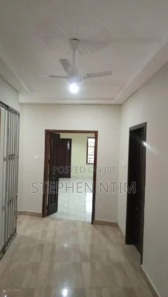 20bdrm Apartment in Atwima Kwanwoma for sale in Atwima Kwanwoma
