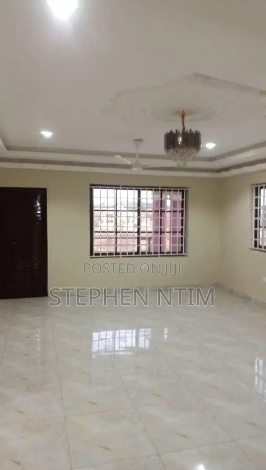 20bdrm Apartment in Atwima Kwanwoma for sale in Atwima Kwanwoma