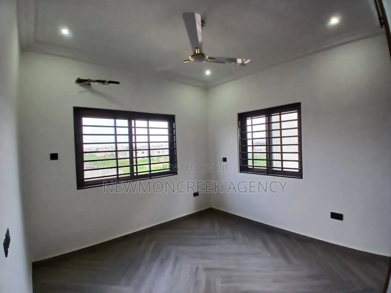 4bdrm Duplex in Lakeside Estates, Accra Metropolitan for sale in Accra Metropolitan