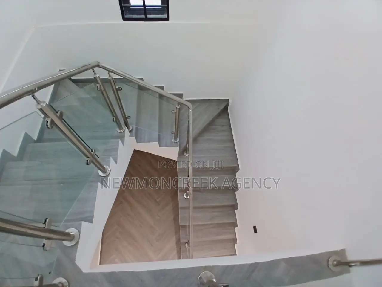 4bdrm Duplex in Lakeside Estates, Accra Metropolitan for sale in Accra Metropolitan