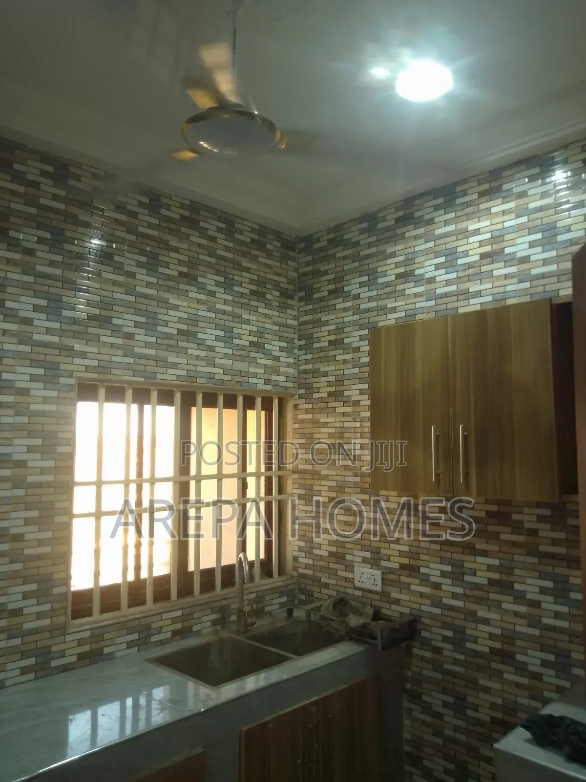 2bdrm Apartment in Arepa Homes, Zongo Junction for rent in Zongo Junction