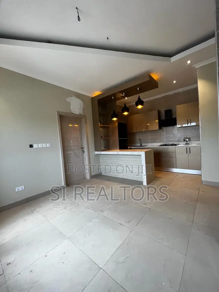 4bdrm Duplex in Community 16, Sakumono for sale in Sakumono