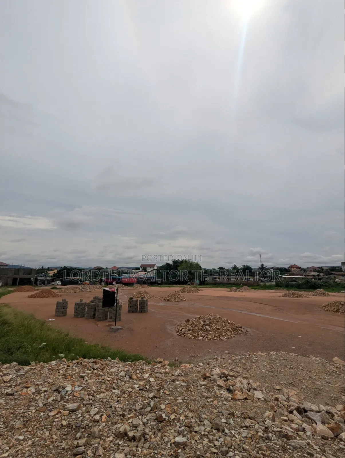 Titled Road Land in Amasaman