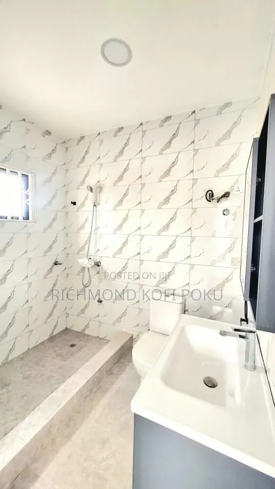 3bdrm House in Kofis Realty, Baatsona Total for sale in Baatsona Total