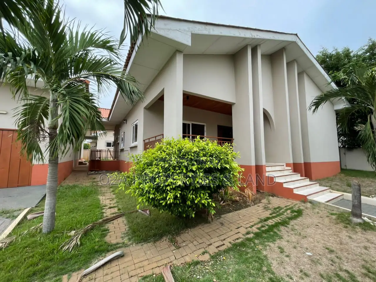 5bdrm House in Regimaul Gray Estate, Airport Residential Area for sale in Airport Residential Area