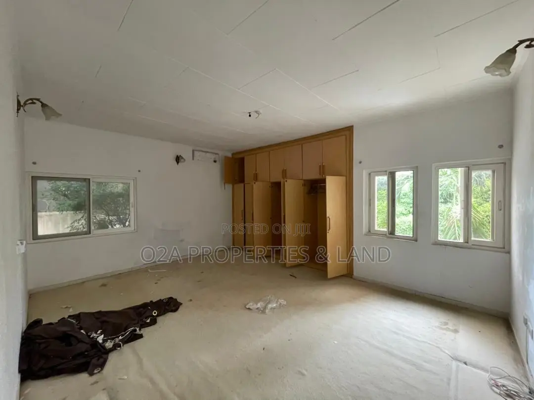 5bdrm House in Regimaul Gray Estate, Airport Residential Area for sale in Airport Residential Area