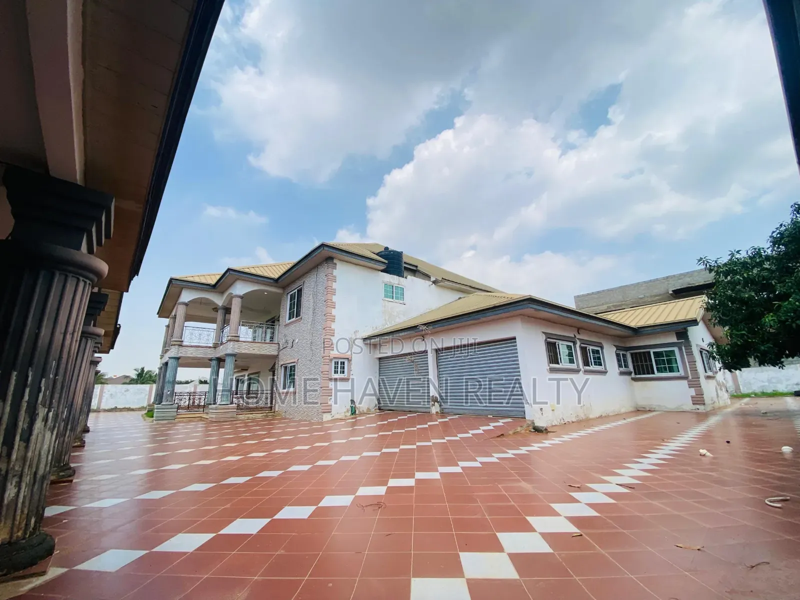10bdrm House in Tema Afienya, for rent in Community 25