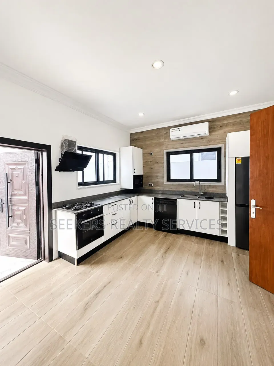 4bdrm Townhouse / Terrace in Seekers Realty, American House for rent in American House