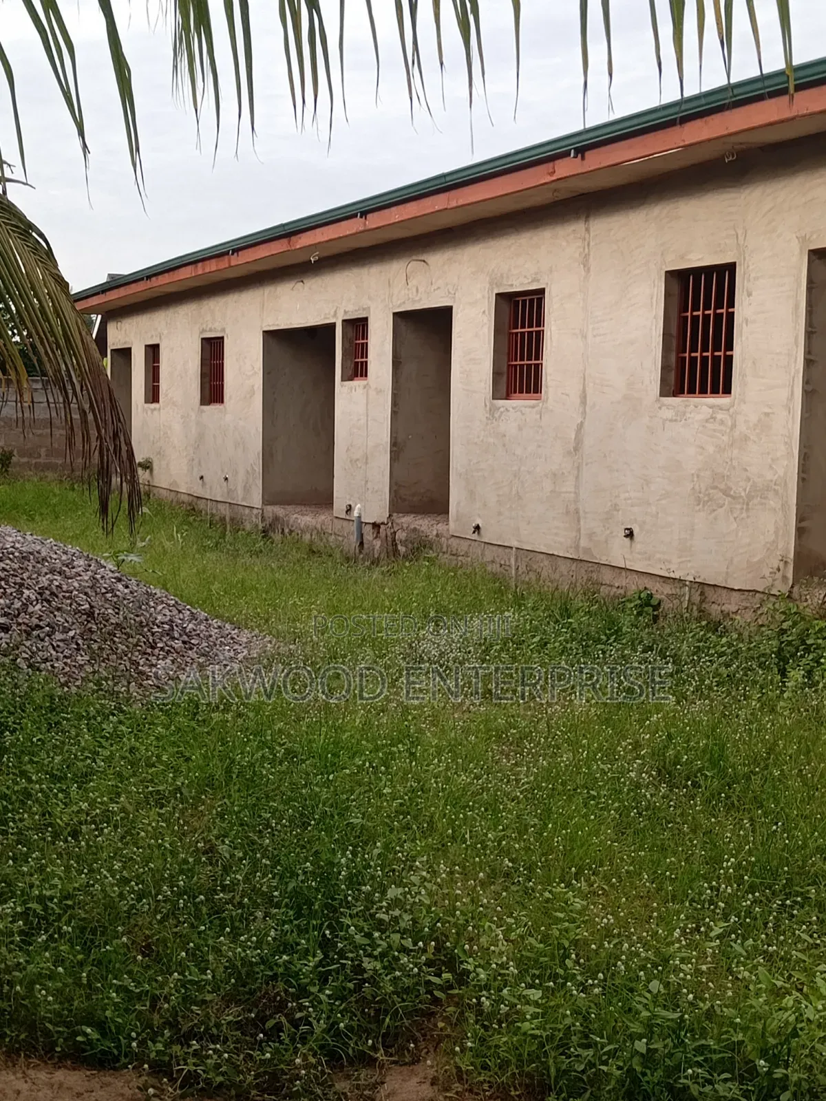 6bdrm Farm House in Sakwood Enterprise, Market for sale in Market